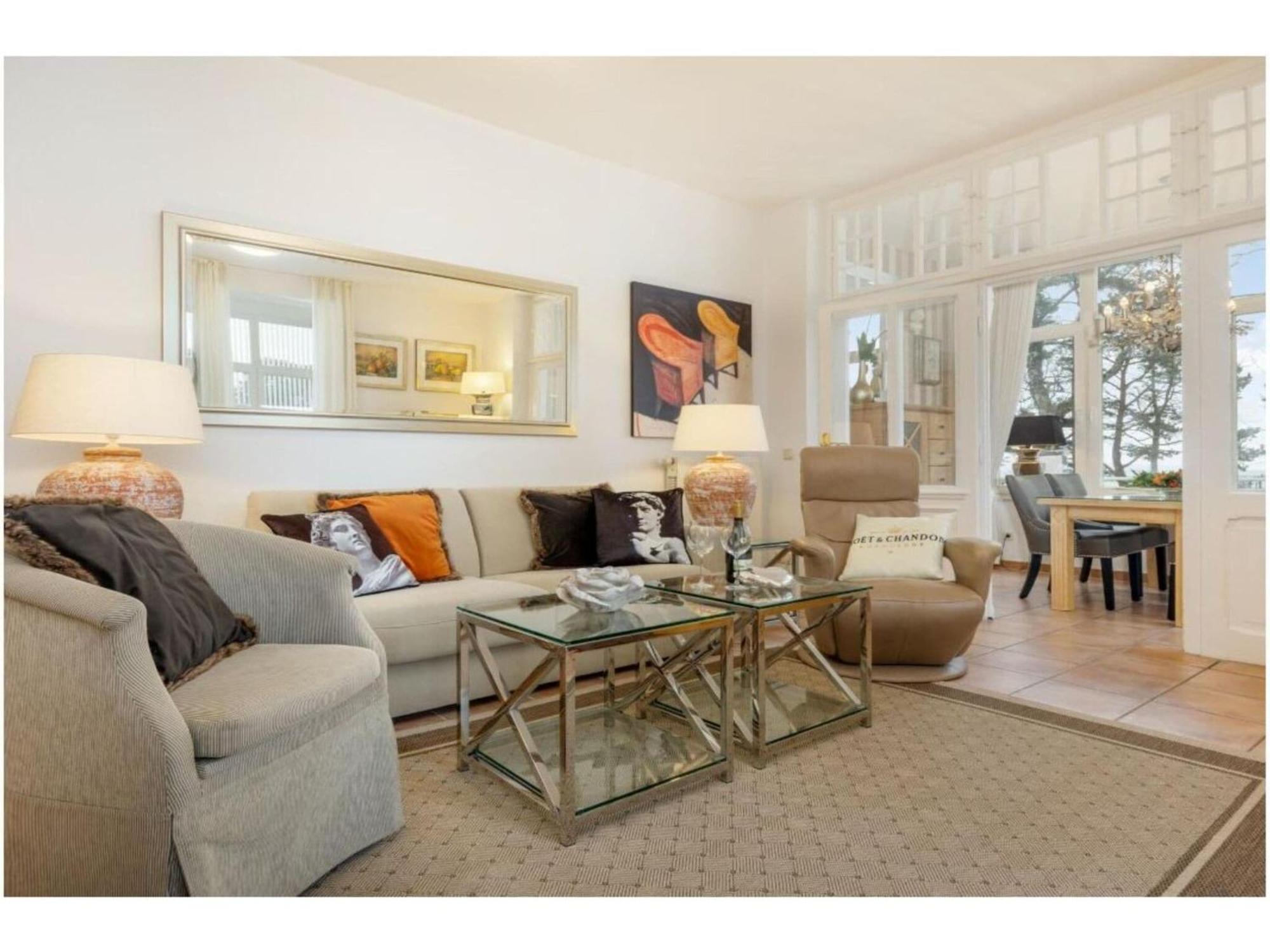 Sea Lymphony - In Frigga Apartment *